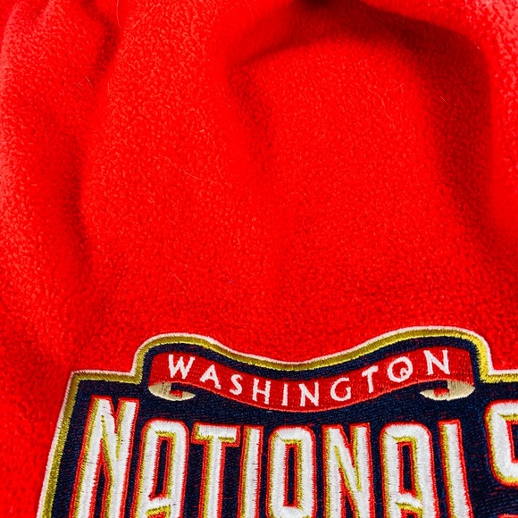 MLB Washington Nationals Baby Lovey Snuggleball Baseball Plush Security Blanket - Picture 2 of 7